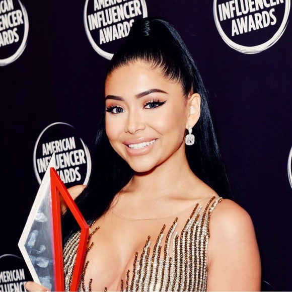 NEW White Gold-Plated Stacked Diamond Simulant Emerald Baguette Drop Earrings - Picture 5 of 14